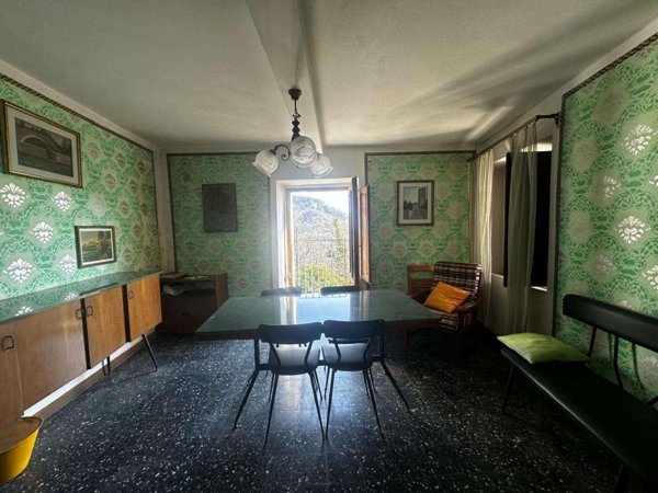 intera palazzina in vendita a Fabbriche di Vergemoli in zona Vergemoli