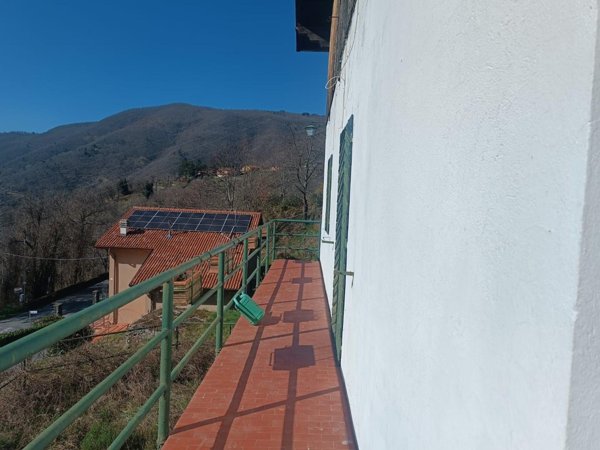 casa indipendente in vendita a Sillano Giuncugnano in zona Sillano