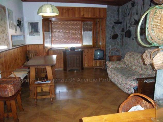 casa indipendente in vendita a Sillano Giuncugnano in zona Giuncugnano