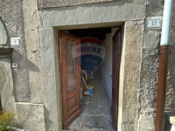 casa indipendente in vendita a Sillano Giuncugnano in zona Ponteccio