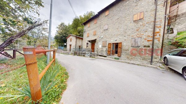 casa indipendente in vendita a Sillano Giuncugnano in zona Sillano