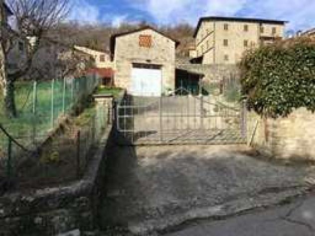 locale commerciale in vendita a Sillano Giuncugnano in zona Magliano