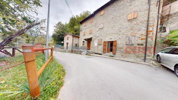 casa indipendente in vendita a Sillano Giuncugnano in zona Sillano