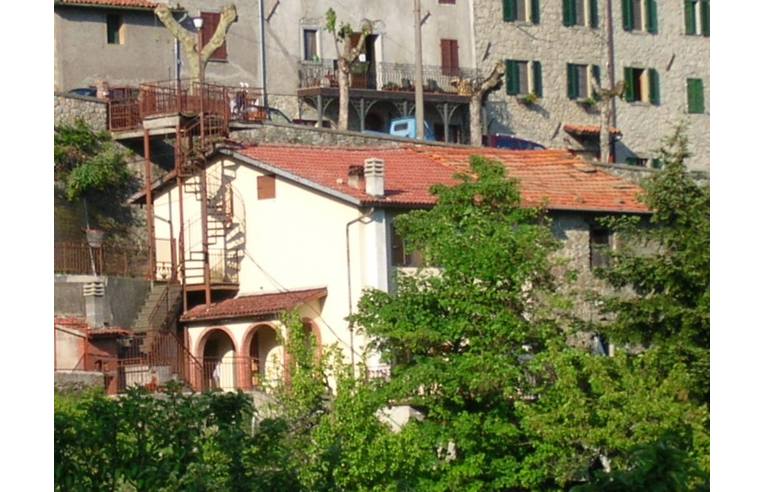 casa indipendente in vendita a Sillano Giuncugnano in zona Sillano