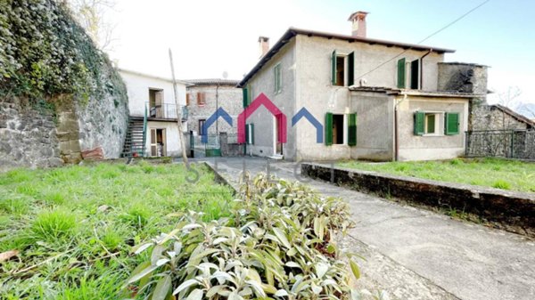 casa indipendente in vendita a Sillano Giuncugnano in zona Sillano