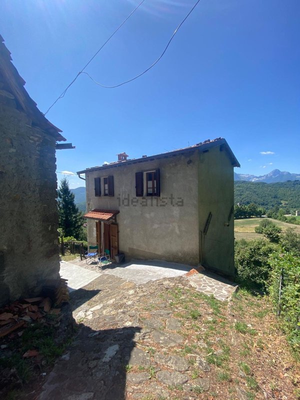 casa indipendente in vendita a Sillano Giuncugnano