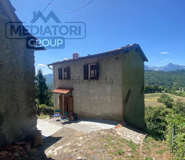 casa indipendente in vendita a Sillano Giuncugnano in zona Giuncugnano