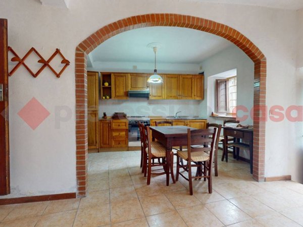 casa indipendente in vendita a Sillano Giuncugnano in zona Sillano