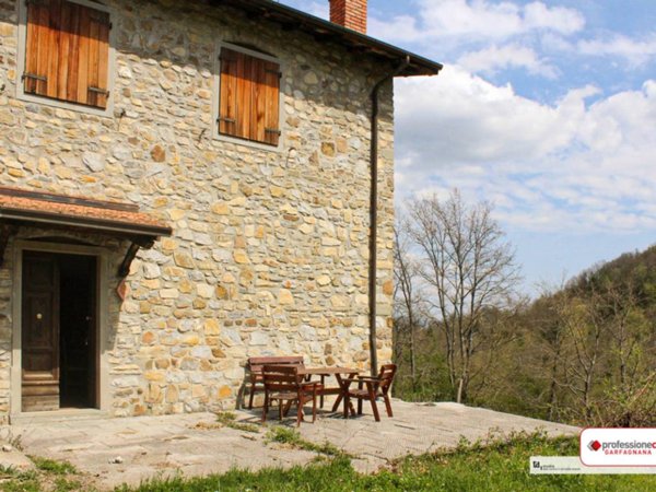 casa indipendente in vendita a Sillano Giuncugnano in zona Magliano