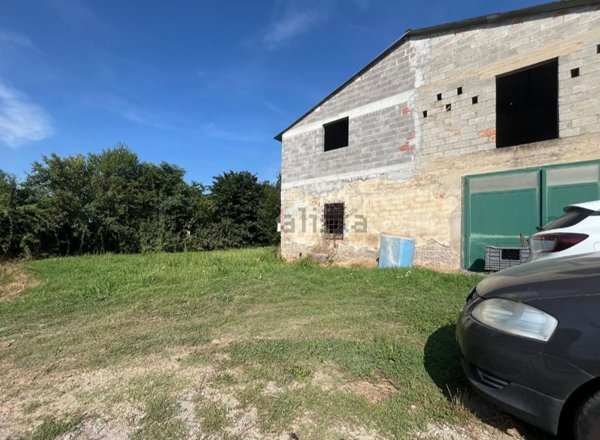 quadrivano in vendita ad Agliana