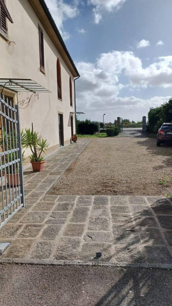 casa semindipendente in vendita ad Agliana in zona Ferruccia