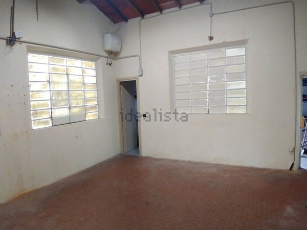 locale di sgombero in vendita ad Agliana