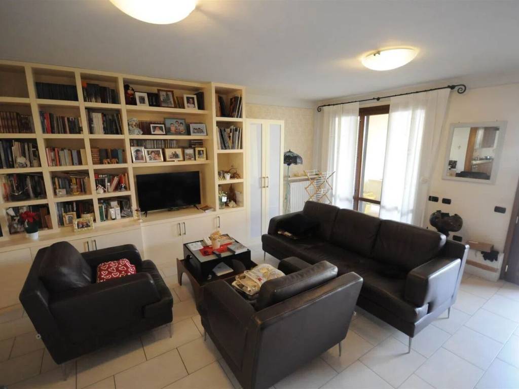 casa indipendente in vendita ad Agliana in zona San Niccolò