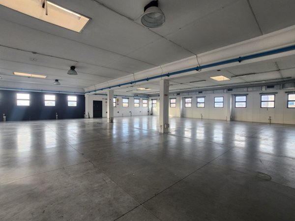 locale di sgombero in vendita ad Agliana