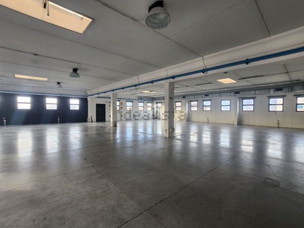 locale di sgombero in vendita ad Agliana