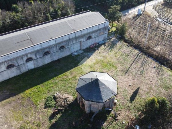 locale di sgombero in vendita ad Agliana