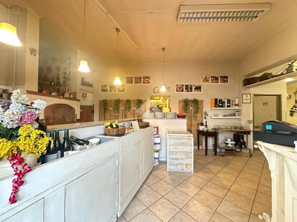 negozio in vendita ad Agliana