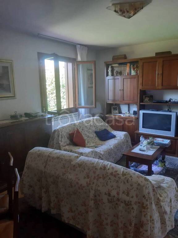 casa indipendente in vendita ad Agliana in zona San Niccolò