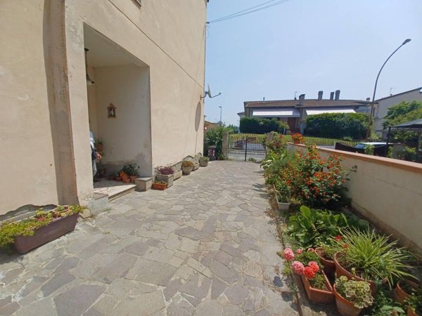 casa indipendente in vendita ad Agliana in zona Spedalino