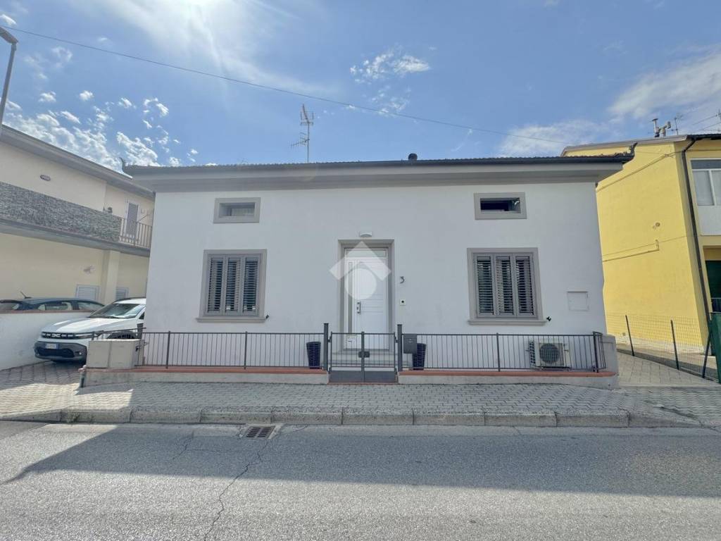 casa indipendente in vendita ad Agliana