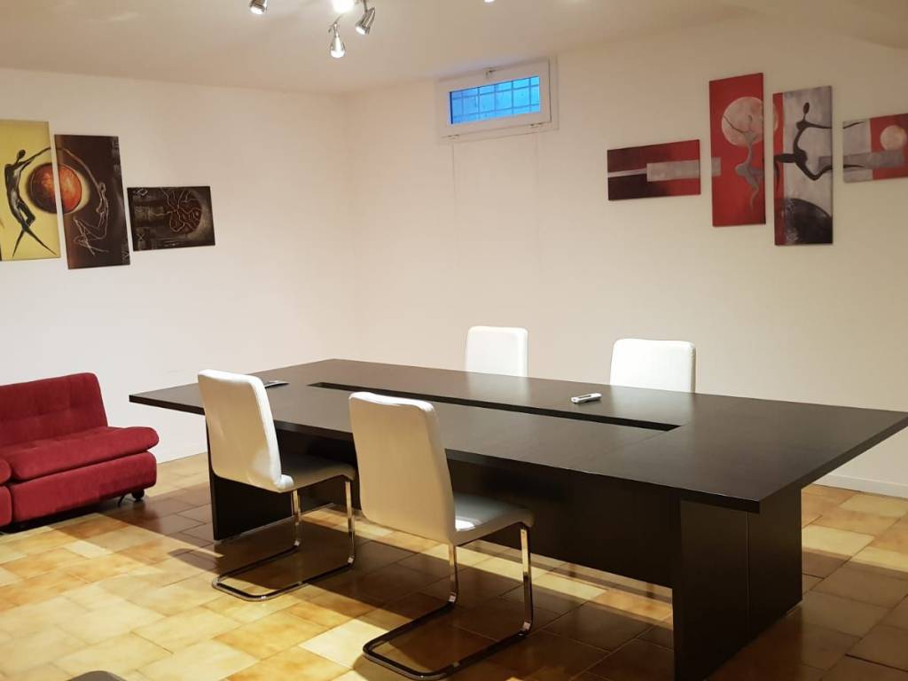 negozio in vendita ad Agliana