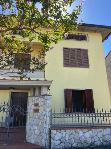 casa indipendente in vendita ad Agliana