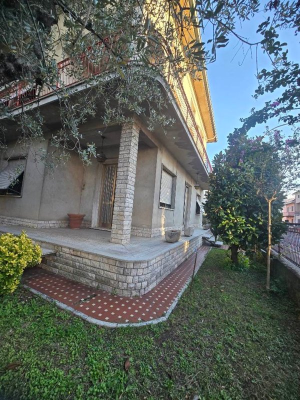 casa indipendente in vendita ad Agliana in zona San Michele