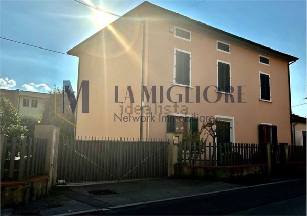 appartamento in vendita ad Agliana in zona San Michele