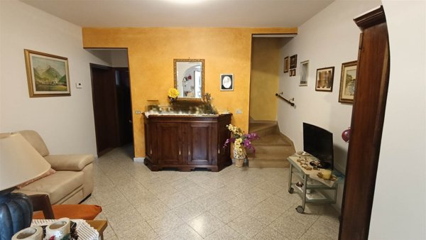 casa indipendente in vendita ad Agliana in zona San Niccolò