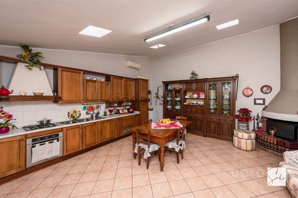 casa indipendente in vendita ad Agliana in zona San Niccolò