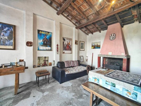 casa indipendente in vendita ad Agliana in zona Ponte dei Bini