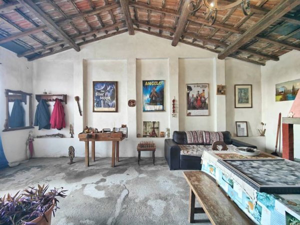 casa indipendente in vendita ad Agliana in zona Ponte dei Bini