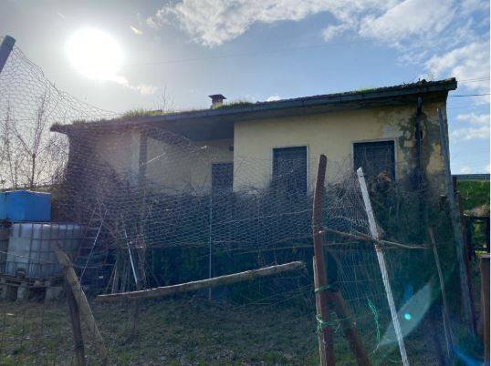 locale commerciale in vendita ad Agliana