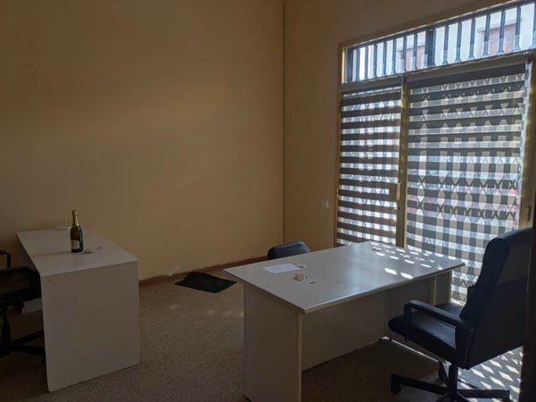 ufficio in vendita ad Agliana in zona San Niccolò