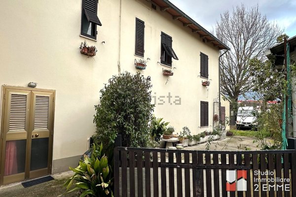 casa indipendente in vendita ad Agliana in zona Spedalino