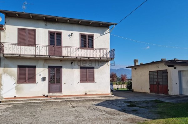 casa indipendente in vendita ad Agliana