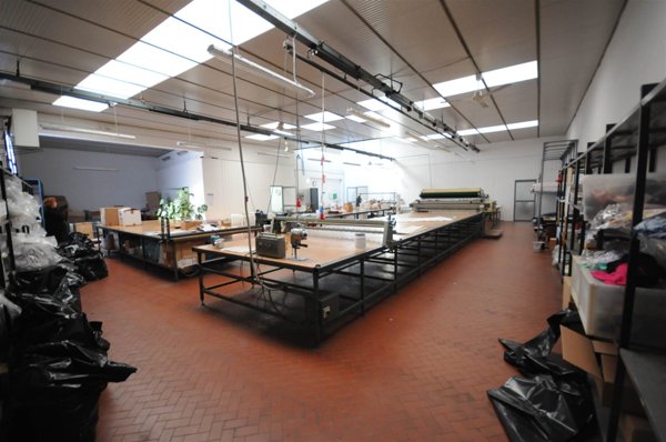 capannone in vendita ad Agliana