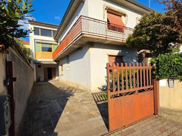 intera palazzina in vendita ad Agliana