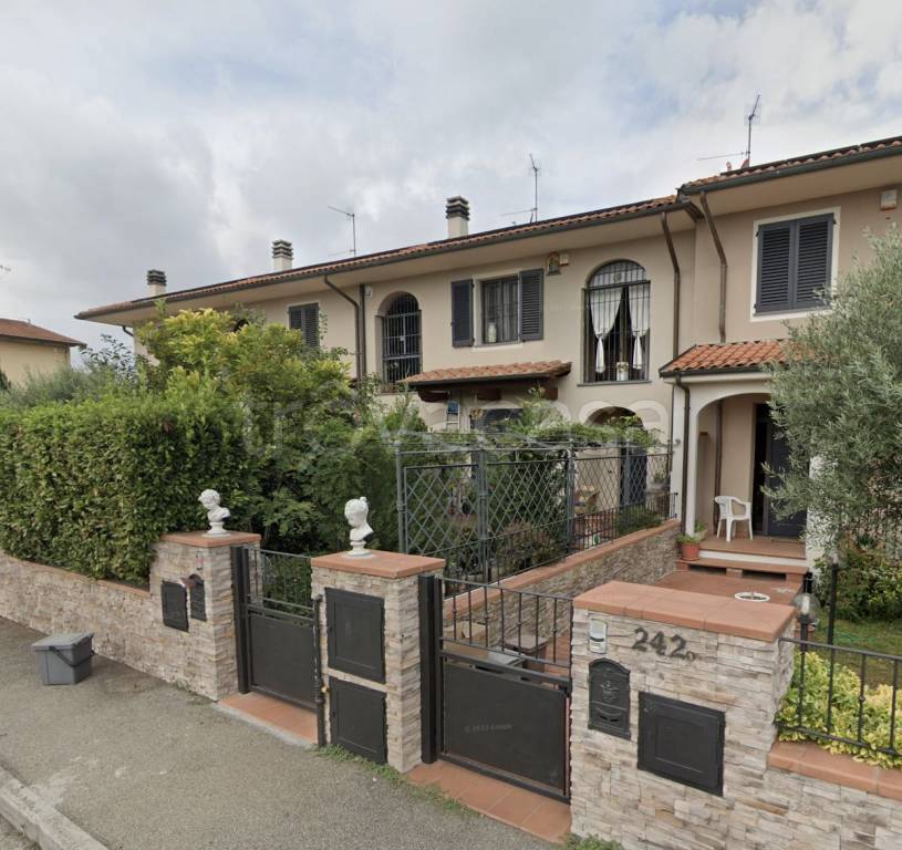 casa indipendente in vendita ad Agliana
