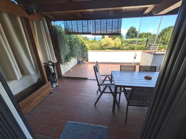 casa indipendente in vendita ad Agliana in zona Ferruccia