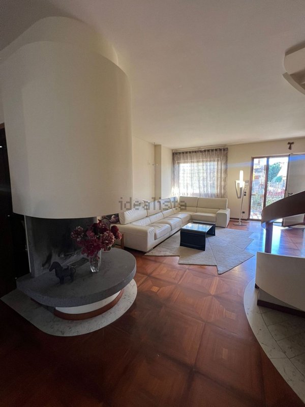 casa indipendente in vendita ad Agliana in zona San Niccolò