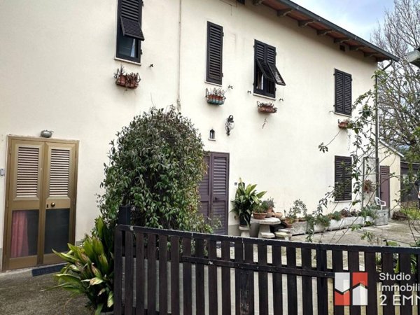 casa indipendente in vendita ad Agliana in zona Spedalino