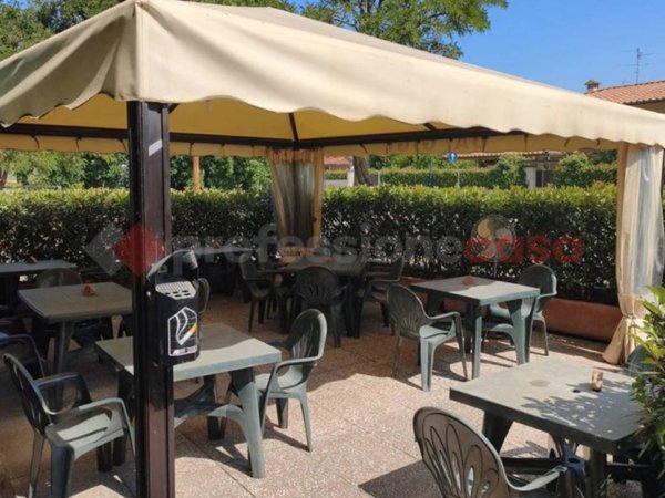 negozio in vendita ad Agliana in zona San Niccolò