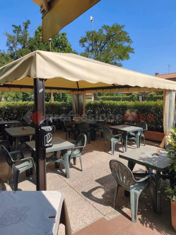 negozio in vendita ad Agliana in zona San Niccolò