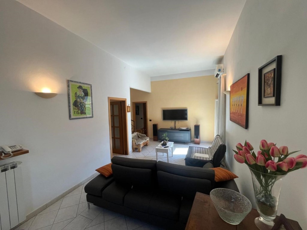 casa indipendente in vendita ad Agliana in zona San Niccolò