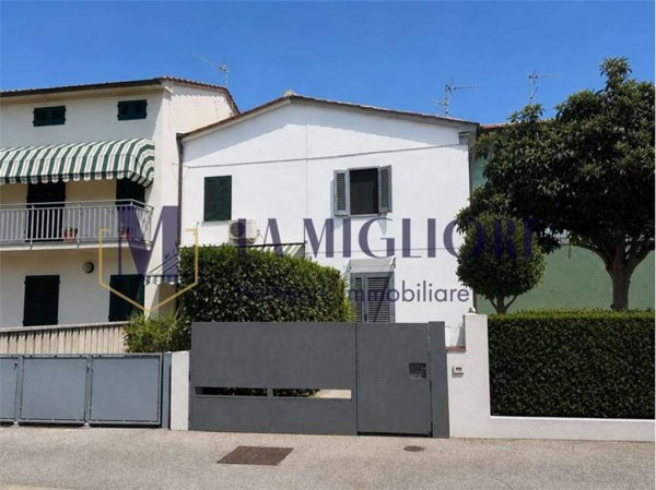 casa indipendente in vendita ad Agliana in zona San Niccolò