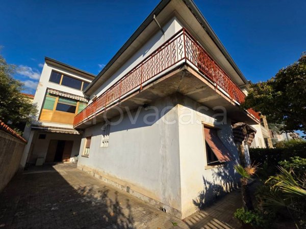 casa indipendente in vendita ad Agliana in zona San Niccolò