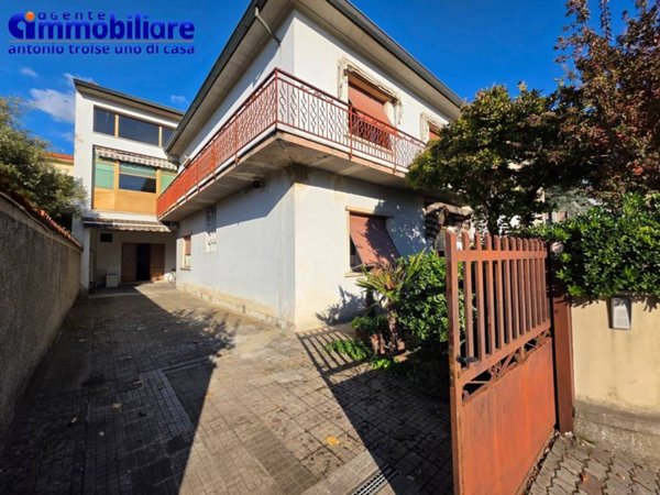casa indipendente in vendita ad Agliana in zona San Niccolò
