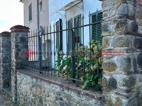 casa indipendente in vendita ad Agliana in zona San Niccolò