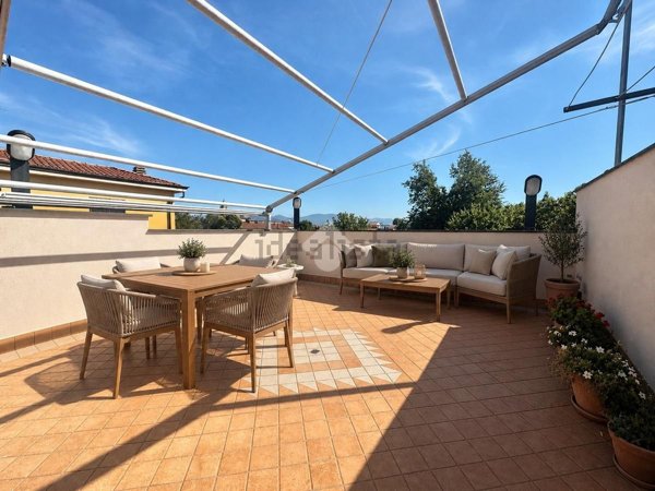 casa indipendente in vendita ad Agliana in zona San Niccolò